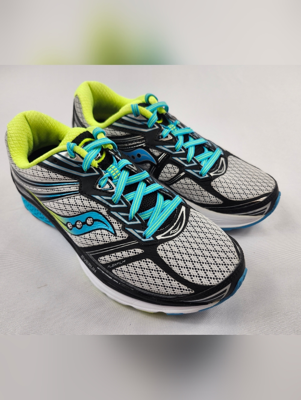 Saucony Guide-9 Women's 7.5 W Gray Blue Running Shoes  Lightweight Athletic NEW